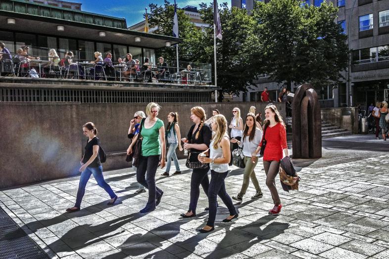 Studenter framför Porthania