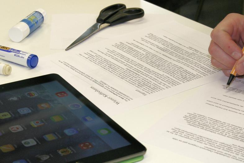 Föreläsningsanteckningar och surfplatta