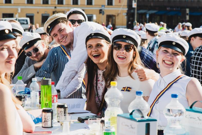 Students celebrating on the Senate Square.