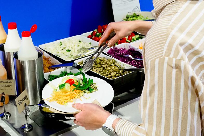 Restaurant lunch line.