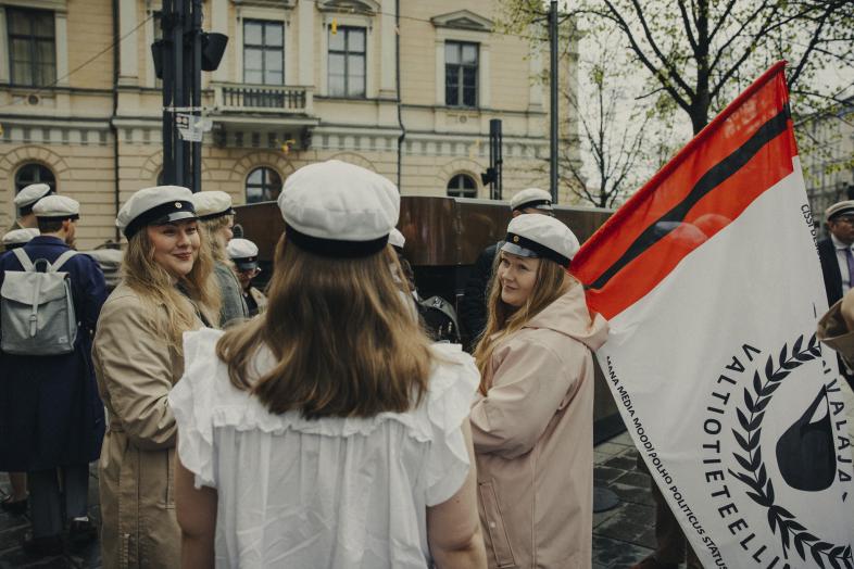Studerande vid det Gamla studenthuset.